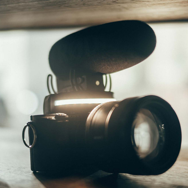 [REFURBISHED] Spekular KYU-6 Bi-Color multifunktionales LED-Knickarmband