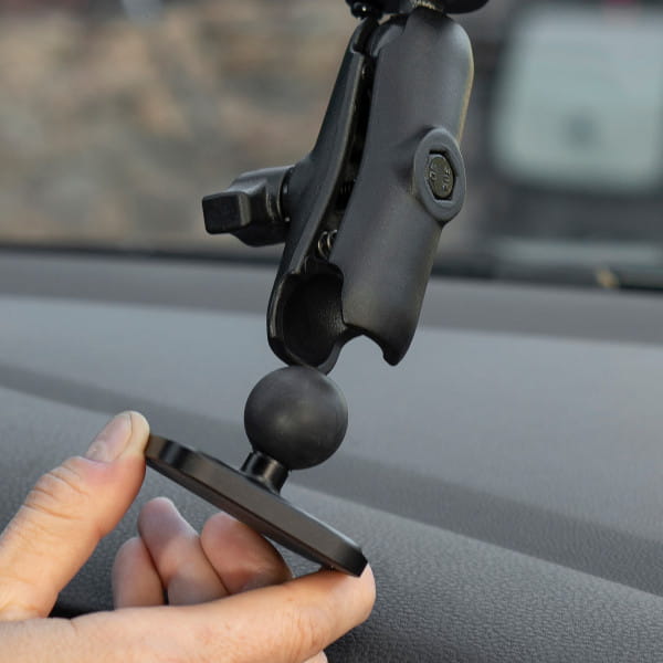 Peak Design Mobile Charging Ball Mount V2 1-Zoll-Kugeladapter mit Ladefunktion