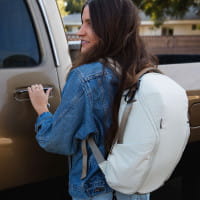 [REFURBISHED] Peak Design Everyday Backpack V2 Zip 15 Liter - Bone (Beige)