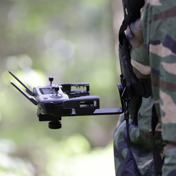 Cotton Carrier Flytdeck Drone Controller - Halter für Drohnen-Steuerung am Brustgeschirr
