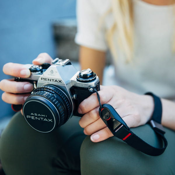 Black November Bundle: Steadify Beltpod + Peak Design Cuff Schwarz