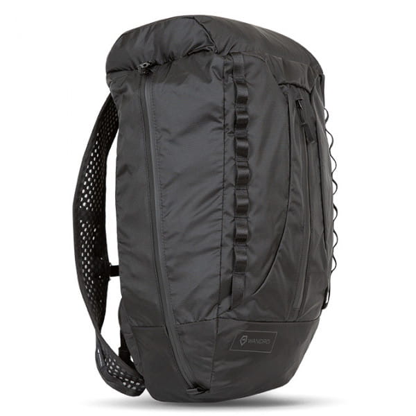 Wandrd VEER Black 18 L Faltrucksack mit aufblasbarem Rückenpolster