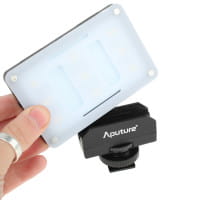 Aputure Amaran AL-M9 Micro-Aufsteckleuchte -80 Lux (100 cm), CRI 95, Leuchtwinkel 120 Grad