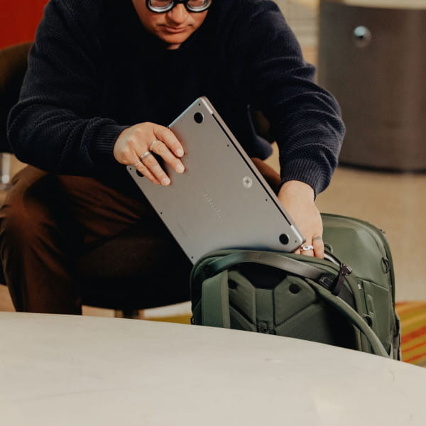 Peak Design Travel Backpack 2-in-1 40 Liter - Sage