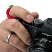 Cosyspeed Fingerschlaufe Fingercamstrap 10 BW rot für Systemkameras
