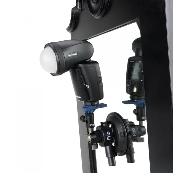 Frio Cling - Saugnapfhalterung mit Kugelkopf und Blitzschuhadapter für Kamera-Zubehör
