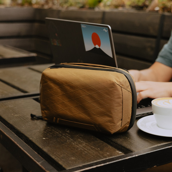 [REFURBISHED] Peak Design Tech Pouch - Coyote
