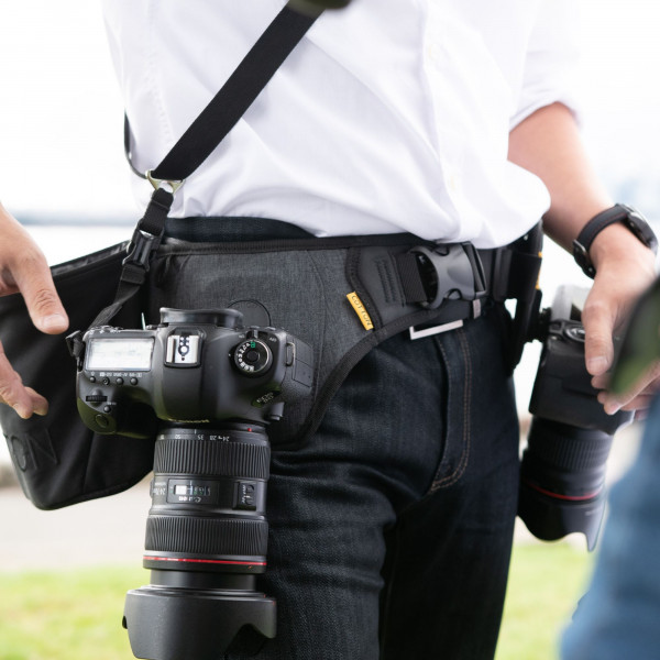 Cotton Carrier SlingBelt Tragesystem mit Holster und Gurt für 2 Kameras