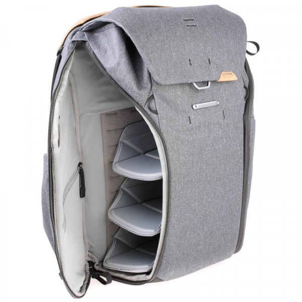 Peak Design Everyday Backpack 30 Liter v2 Charcoal Limited Bundle (inkl. LitraTorch 2.0)