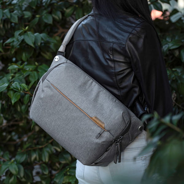 [REFURBISHED] Peak Design Everyday Sling V2 10 Liter - Ash (Hellgrau)