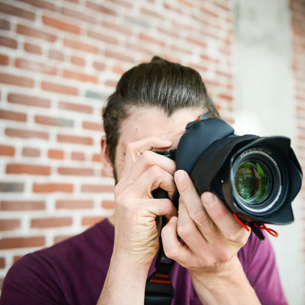 Peak Design Shell Medium (M) - Wetterfeste Schutzhülle für kleine bis mittlere DSLR-Kameras inkl. Ob