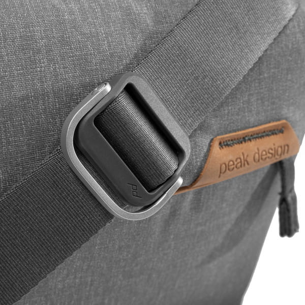 [REFURBISHED] Peak Design Everyday Sling V2 10 Liter - Ash (Hellgrau)