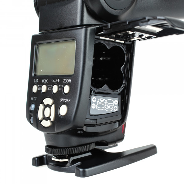 Yongnuo Blitzgerät Speedlite YN560-IV mit integriertem Funk-Empfänger & Steuereinheit für Canon, Nik