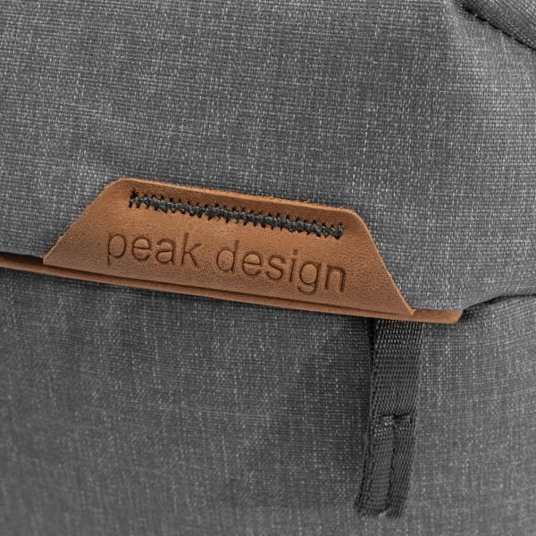 [REFURBISHED] Peak Design Everyday Sling V2 3 Liter - Ash (Hellgrau)