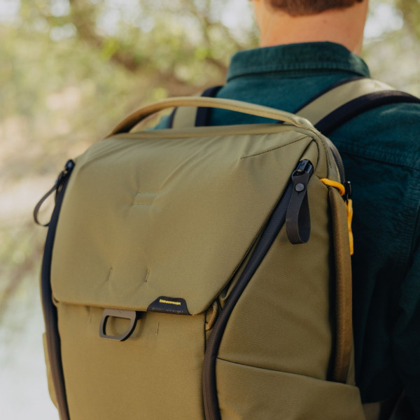 [REFURBISHED] Peak Design Everyday Backpack 20 Liter - Kelp