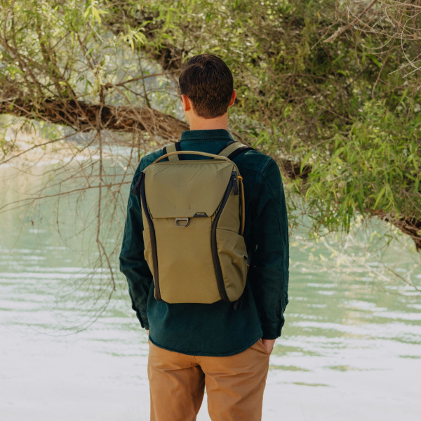[REFURBISHED] Peak Design Everyday Backpack 20 Liter - Kelp