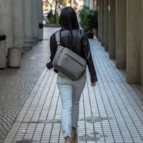 [REFURBISHED] Peak Design Everyday Sling V2 10 Liter - Ash (Hellgrau)