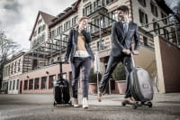 Tenba Roadie Roller 24 Black Fototrolley für 2 DSLRs, 10 Objektive, 1 Laptop, 1 Stativ