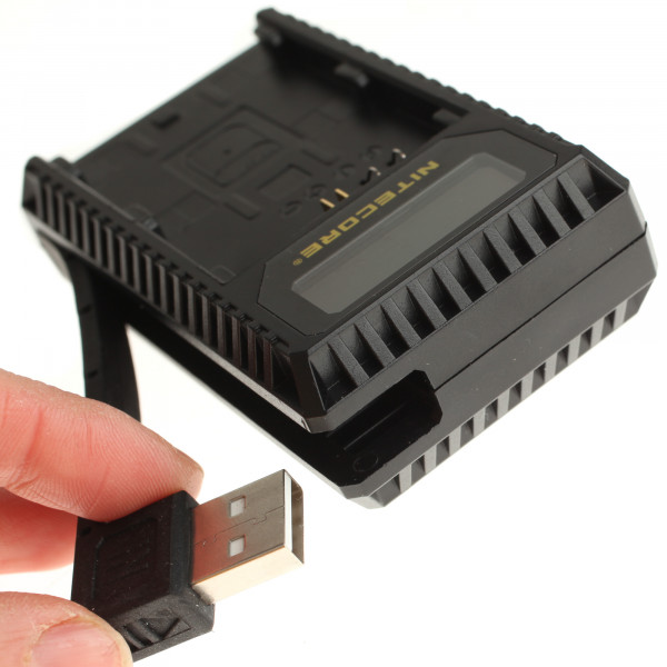 Nitecore UCN1 Kompaktes Doppel-Ladegerät mit USB-Kabel zum Ausklappen - für Canon LP-E6 und LP-E8 -